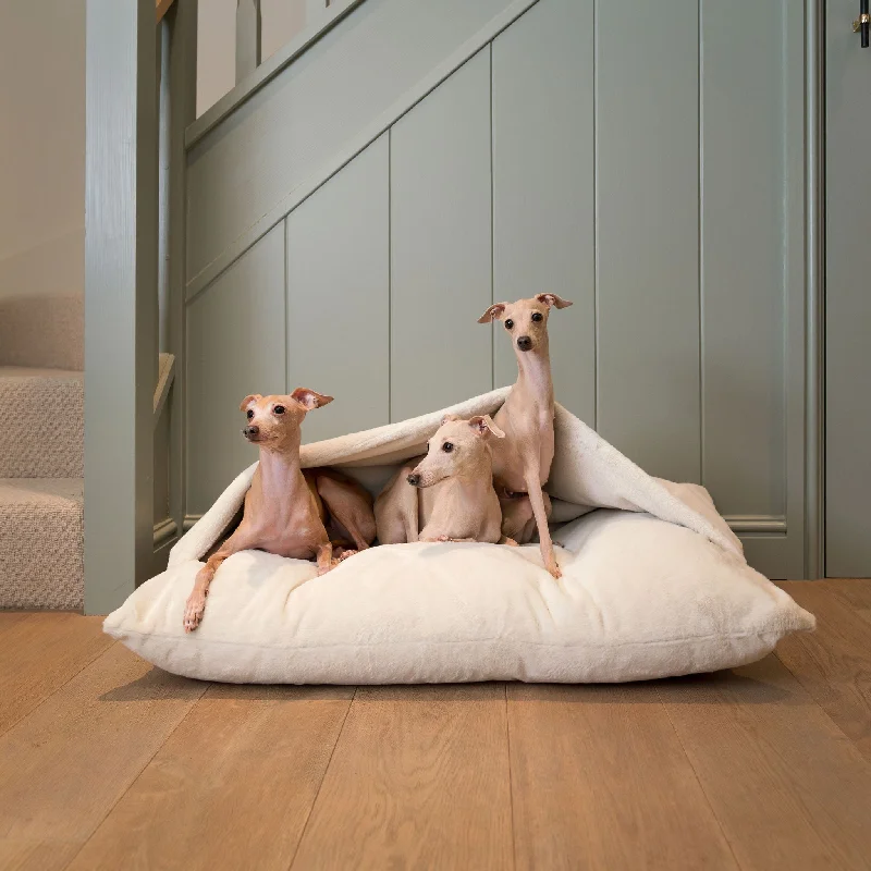 Sleepy Burrows Bed in Calming Anti-Anxiety Cream Faux Fur by Lords & Labradors