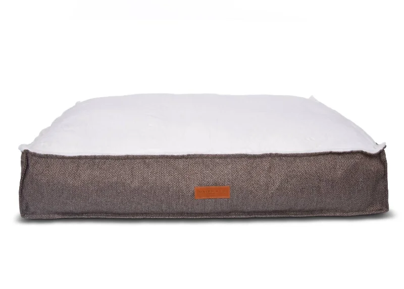 Tweed Pillow Dog Bed | Lincoln